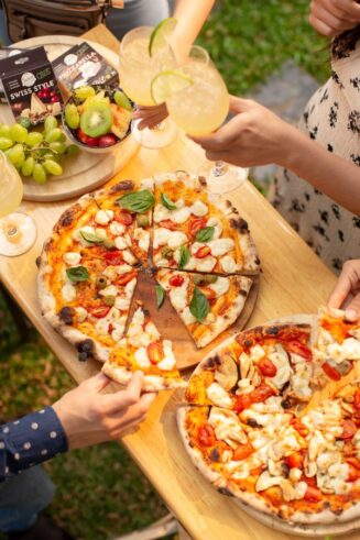 Hang out Pizza and Swees Hang out Pizza and Swees